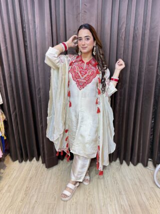 Cape style dress “Ruhaniyat”