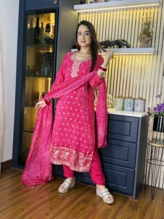 “Naari” straigh suit